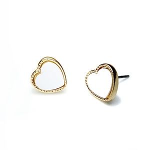 New without tags! Gold heart stud earrings